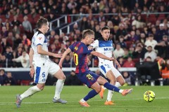 西甲｜巴萨3:1逆转阿拉维斯 暂登积分榜榜首