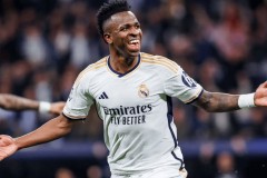 14场13胜！创64年纪录！全欧神帅诞生，放弃2亿巨星，成神来之笔