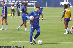 德甲球队莱比锡备战新赛季
        
    德甲球队莱比锡备战新赛季