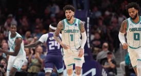 三球20+6+8科比怀特27分 黄蜂擒国王4连胜