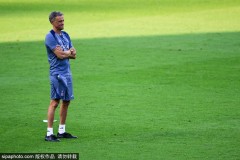 法甲球队巴黎圣日耳曼备战欧洲超级杯
        
    法甲球队巴黎圣日耳曼备战欧洲超级杯